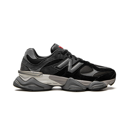9060 Black Castlerock – Black, Charcoal Grey, Cream