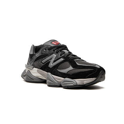 9060 Black Castlerock – Black, Charcoal Grey, Cream