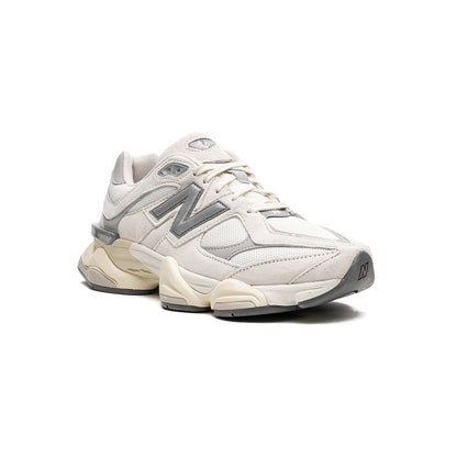 9060 Sea Salt – Off-White, Light Grey
