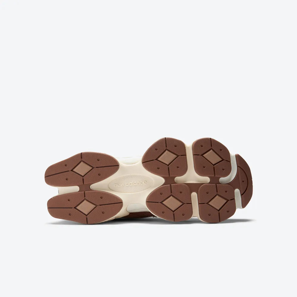 9060 Timberwolf – Rust Brown, Cream