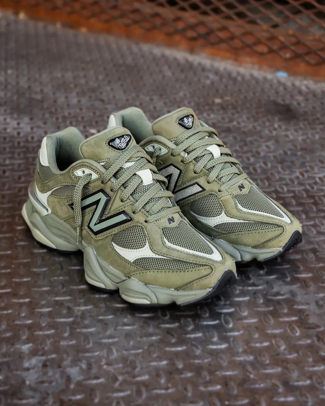 9060 Dark Olivine – Olive Green