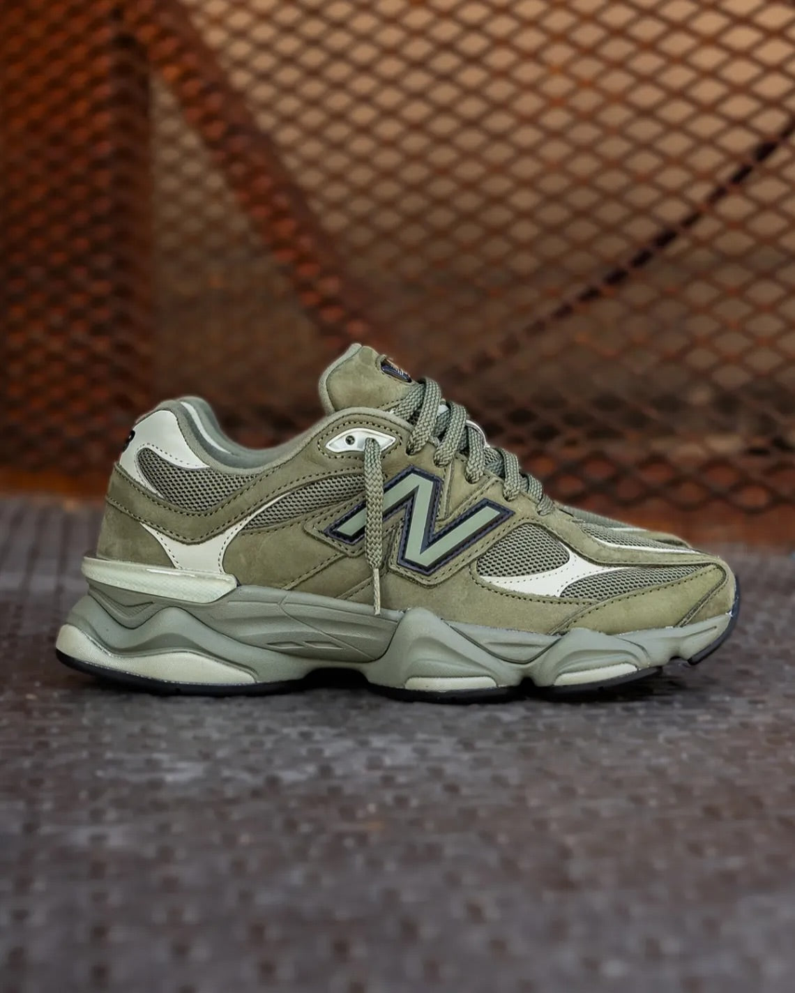 9060 Dark Olivine – Olive Green