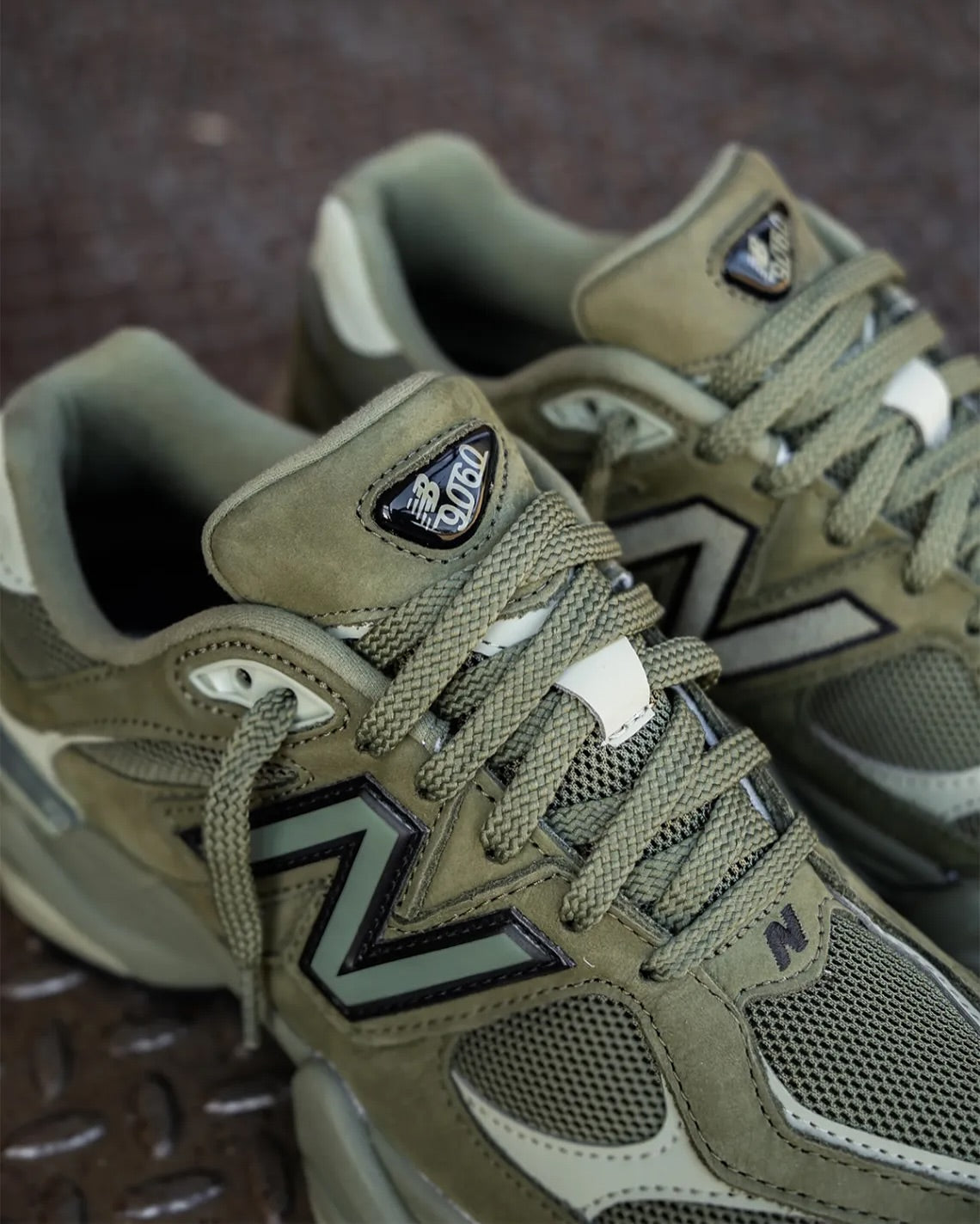 9060 Dark Olivine – Olive Green