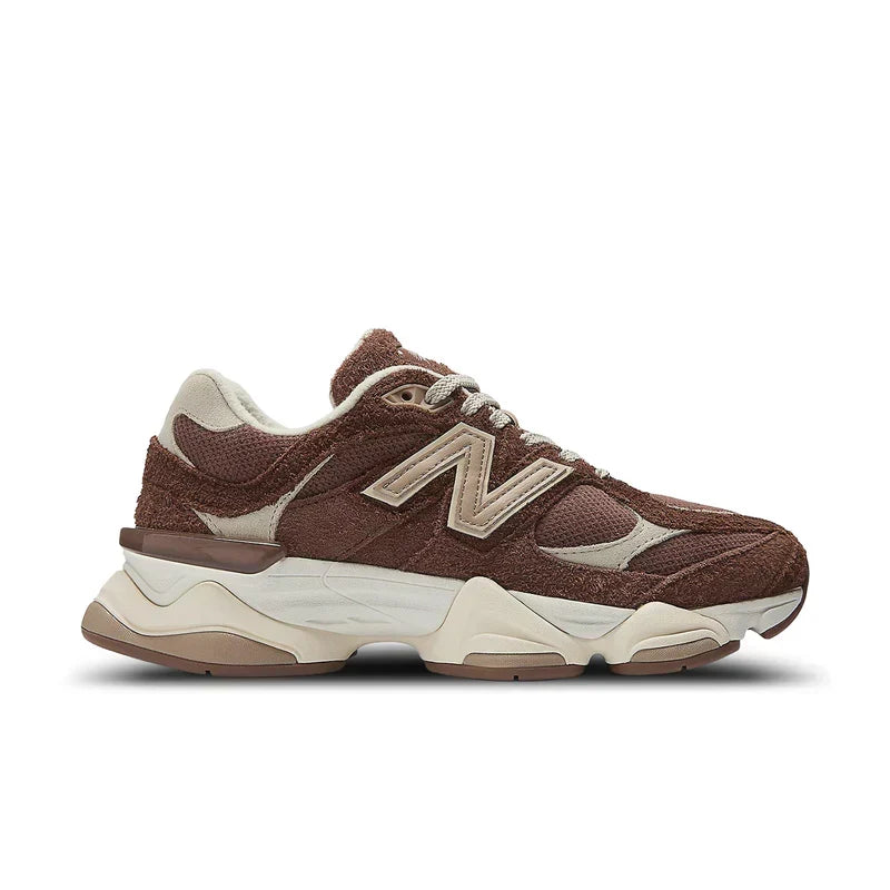 9060 Timberwolf – Rust Brown, Cream