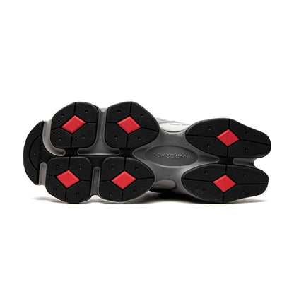 9060 Black Castlerock – Black, Charcoal Grey, Cream