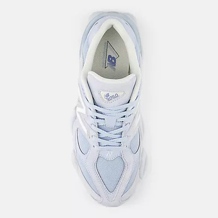 9060 Oxford Blue with Sea Salt – Pale Blue, White