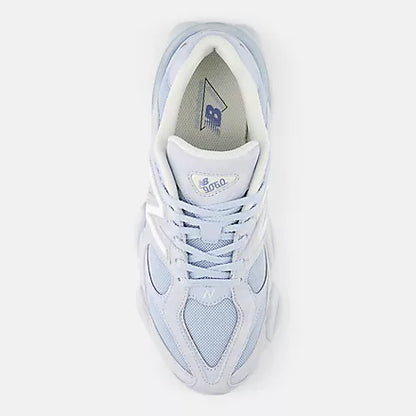 9060 Oxford Blue with Sea Salt – Pale Blue, White