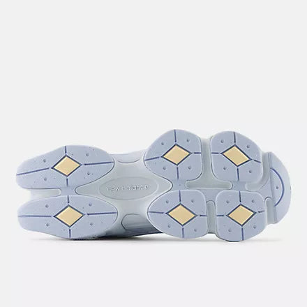 9060 Oxford Blue with Sea Salt – Pale Blue, White