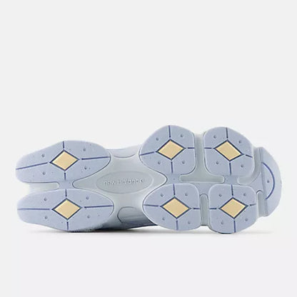 9060 Oxford Blue with Sea Salt – Pale Blue, White